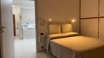 1 Schlafzimmer, BĂŒgeleisen/BĂŒgelbrett, WLAN, BettwĂ€sche