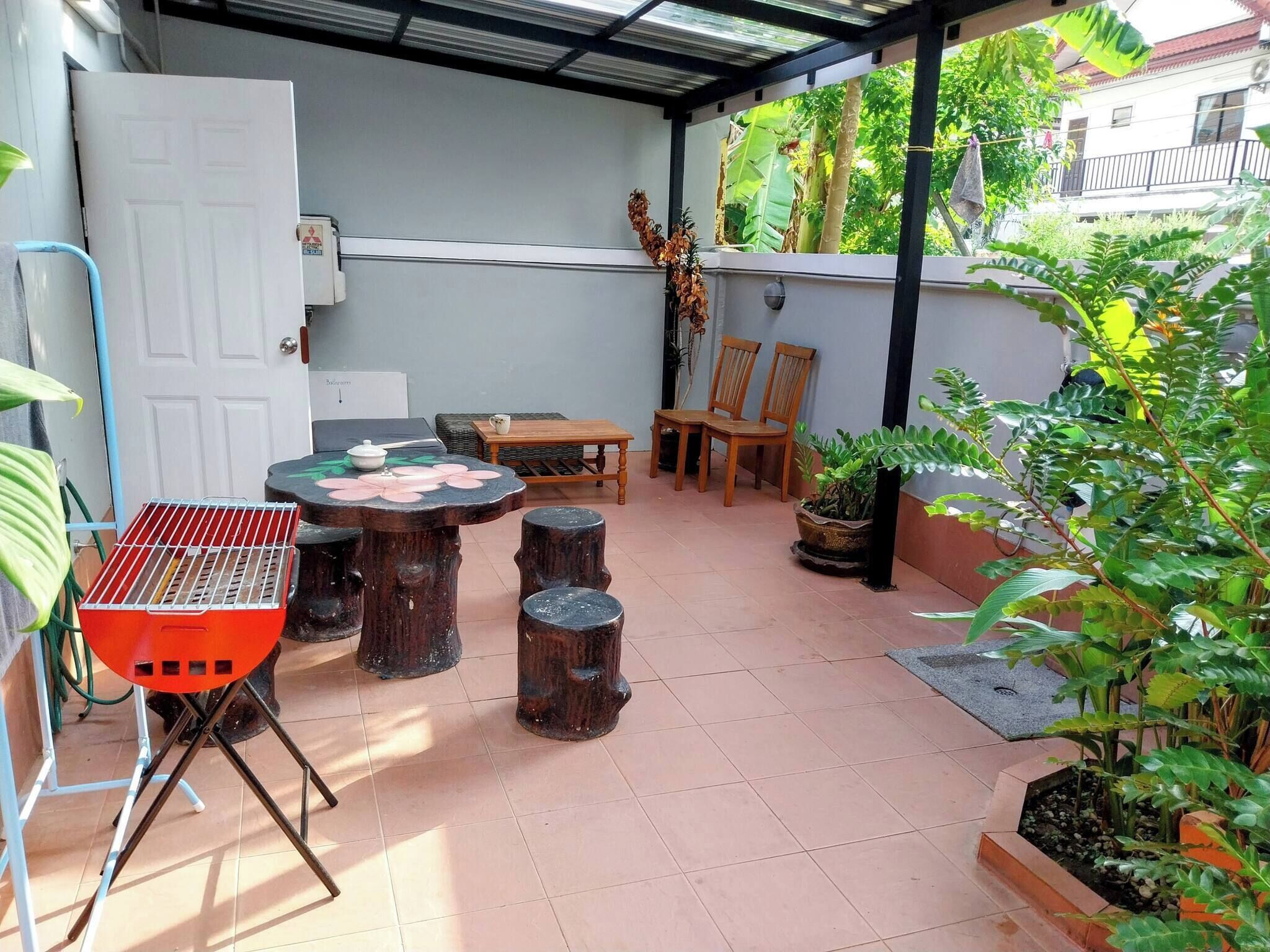 Bungalow, 2 slaapkamers, roken, terras | Buiten dineren