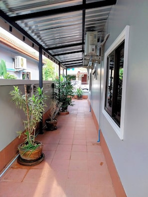 Bungalow, 2 habitaciones, para fumadores, patio | Áreas de la propiedad