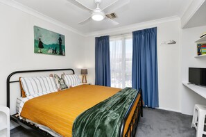 4 soveværelser, skrivebord, strygejern/strygebræt, gratis Wi-Fi