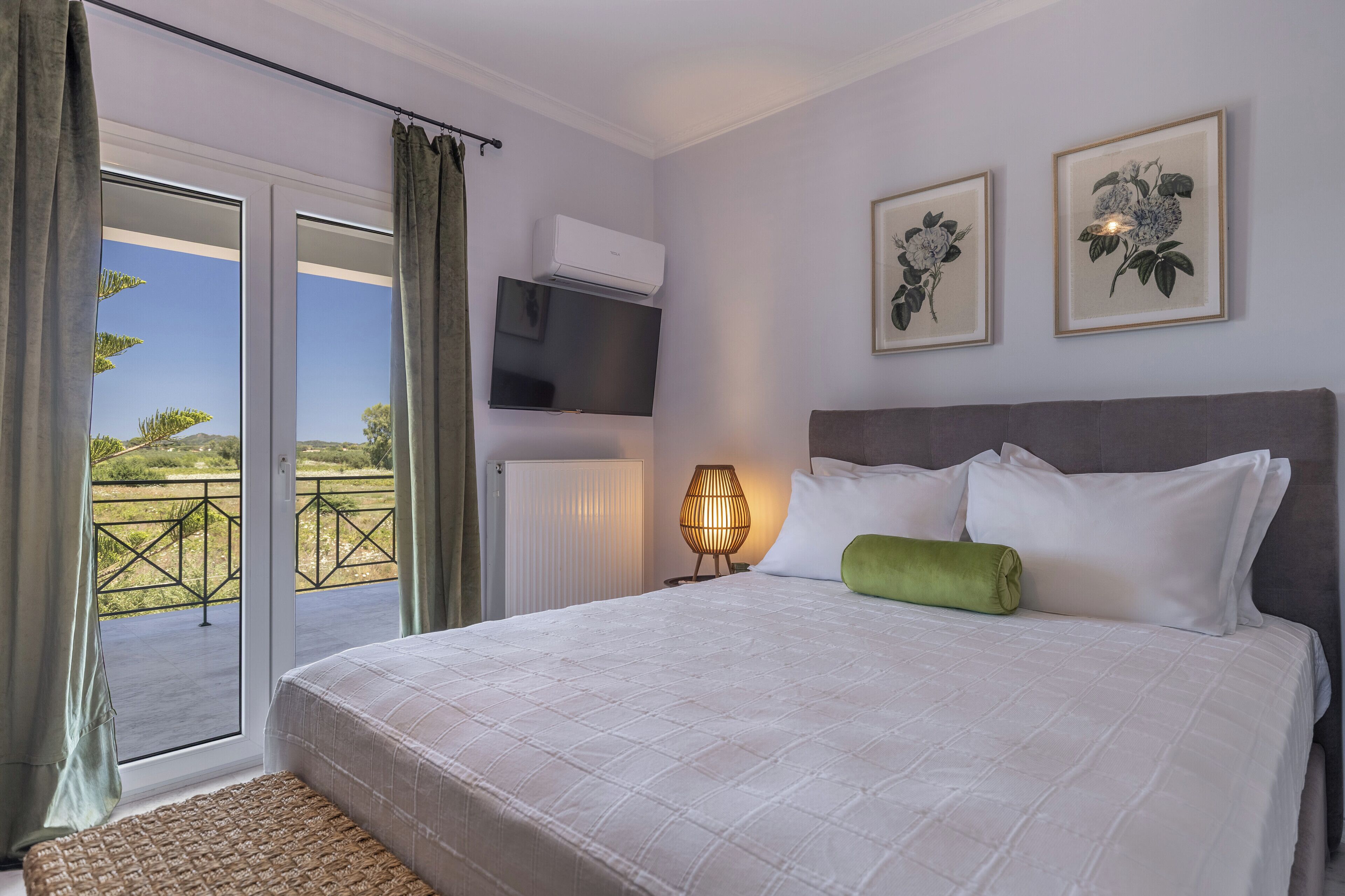 Apartamento luxo, 3 quartos, vista para a montanha | Ferros/tábuas de passar roupa, Wi-Fi de cortesia