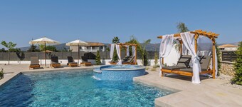 Oasis Luxury Residences