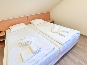 1 bedroom, free WiFi, bed sheets - Classic apartment with 1 bedroom and balcony on the top floor (Ostseebad Binz)