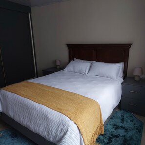 2 bedrooms, iron/ironing board, WiFi, bed sheets - Cozy Living Duplex 2 - 2BRM City Style Apartment in Maseru Lesotho (Maseru)