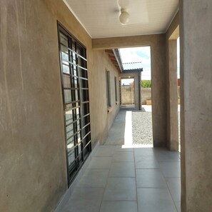 Property grounds - Cozy Living Duplex 2 - 2BRM City Style Apartment in Maseru Lesotho (Maseru)