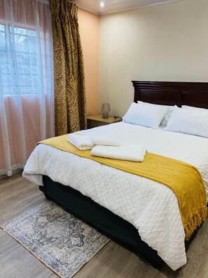 2 chambres, fer et planche à repasser, Wi-Fi, draps fournis