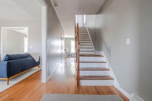 Interior - Beautiful, Renovated Victorian Home in the Heart of Kingston (Kingston)