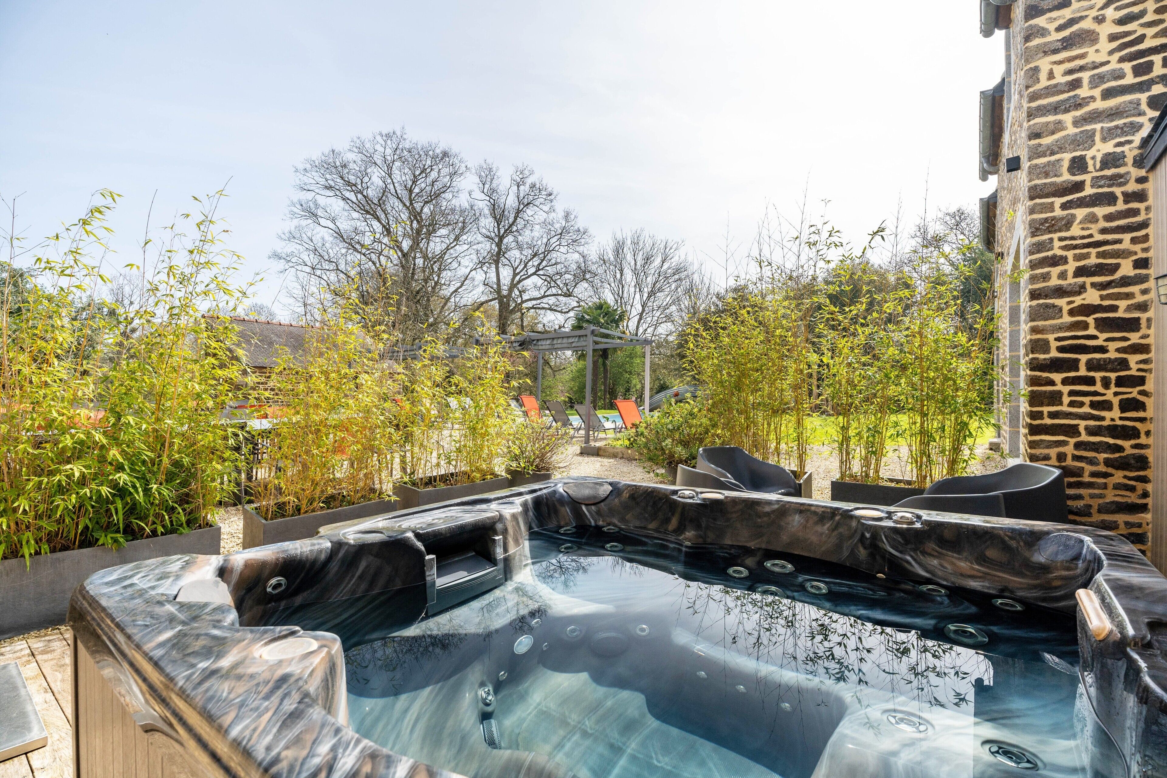 Bain à remous extérieur