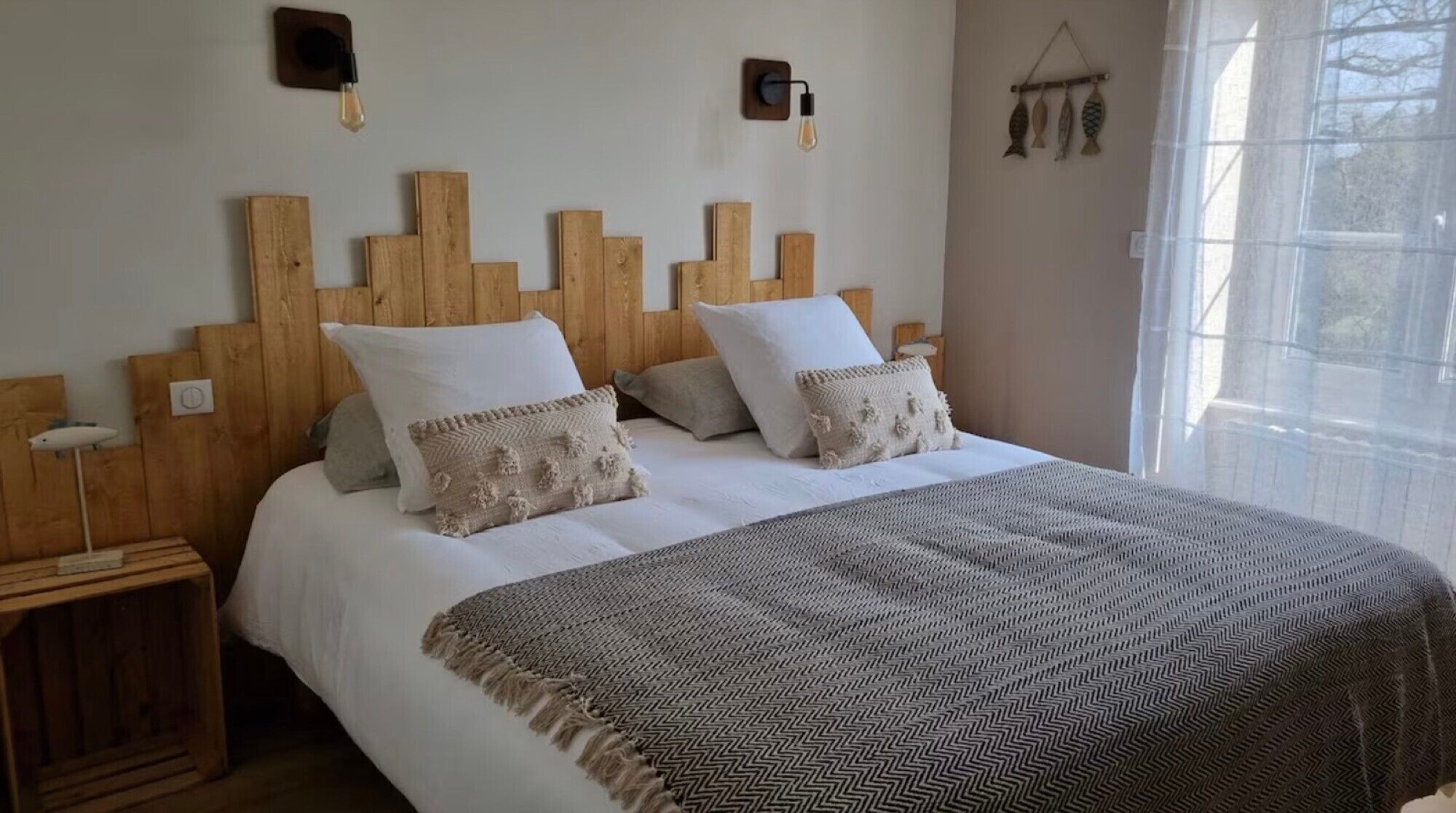 11 habitaciones, tabla de planchar con plancha, wifi y ropa de cama 