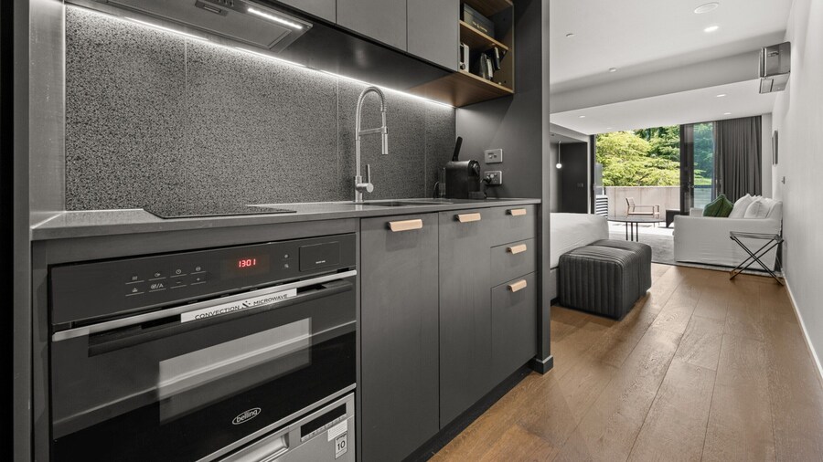 Bright Studio in Braddon With Parking