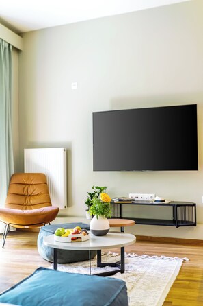 Minibar, caja de seguridad en la habitación y cortinas blackout 