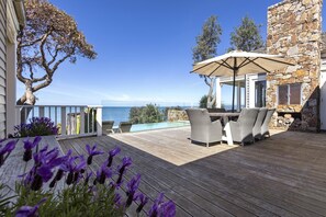 Outdoor dining - 'illiac' in Somers - Luxury and the classic Hamptons lifestyle, right on Somers beach! (Somers)