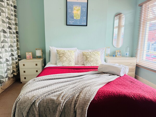 Bügeleisen/Bügelbrett, kostenloses WLAN, Bettwäsche