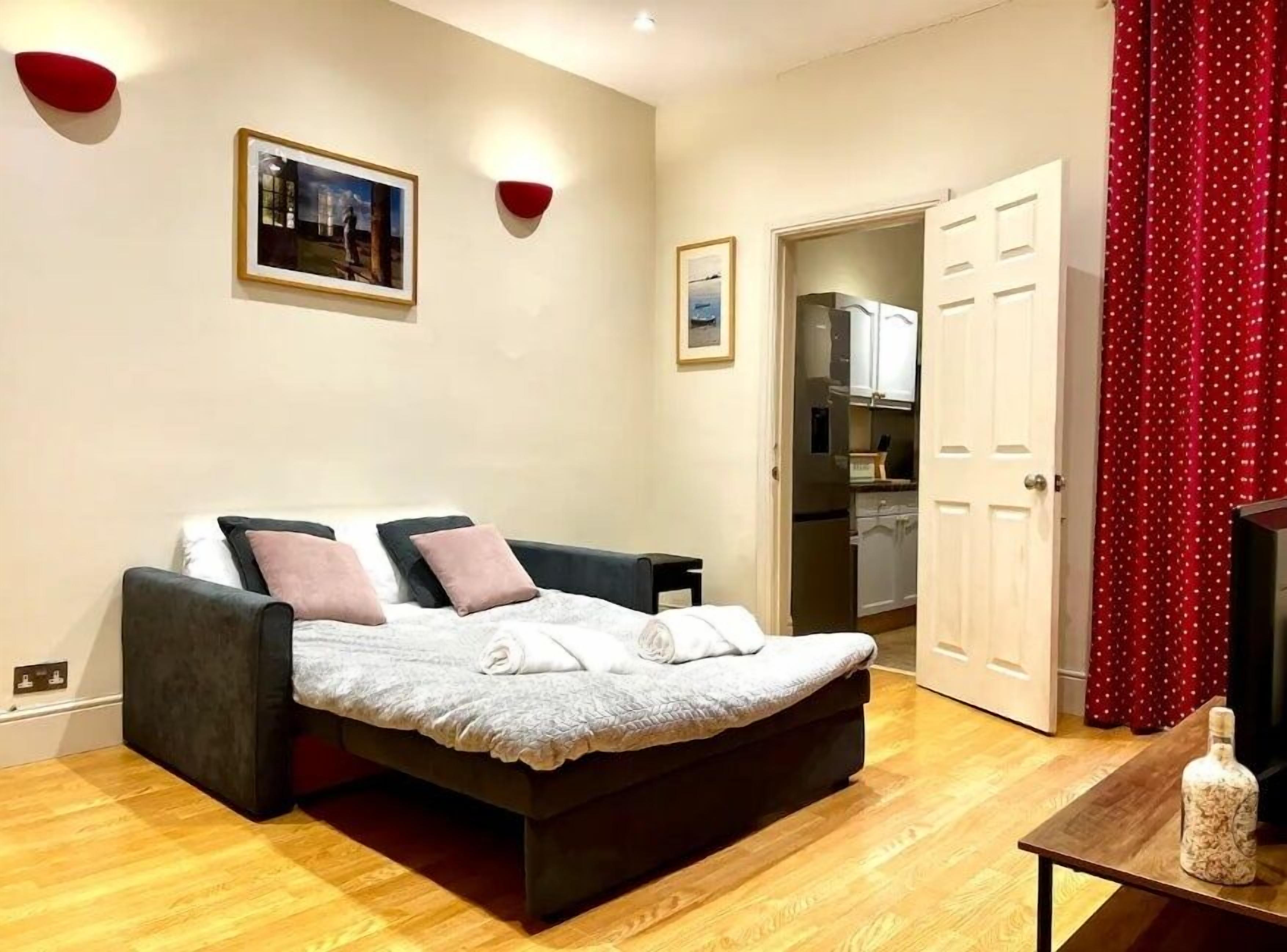 2 soverom, strykejern/-brett, wi-fi (inkludert) og sengetøy