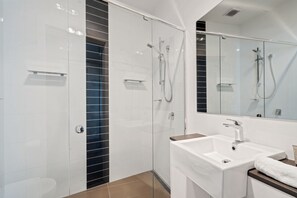 Apartment | Bathroom - Stylish Curtin Stay With Balcony Views (Canberra)