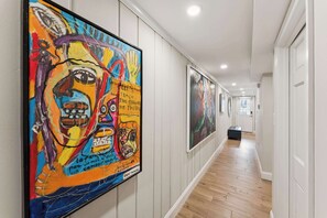 Interior - Gorgeous renovation 2BR with AC/TV/Internet/Patio (Washington)