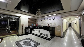 Reception - Diyor Hotel Margilon (Margilan)