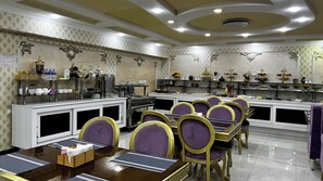 Petit déjeuner buffet compris tous les jours