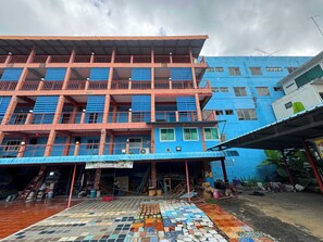 Mặt tiền nơi lưu trú