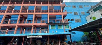 OYO 75596 The Sirisuk House