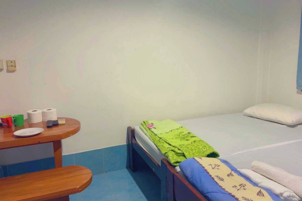 Free WiFi, bed sheets