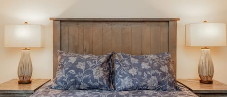 Fer et planche à repasser, lit parapluie, Wi-Fi gratuit, draps fournis