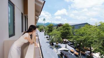 Standard Townhome, Balcony, City View | Terrace/patio