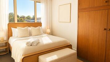 1 bedroom, iron/ironing board, travel cot, free WiFi
