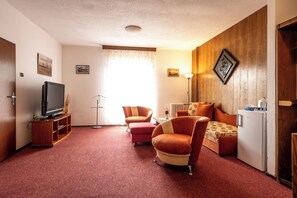 Suite, Patio, Hill View | Free WiFi