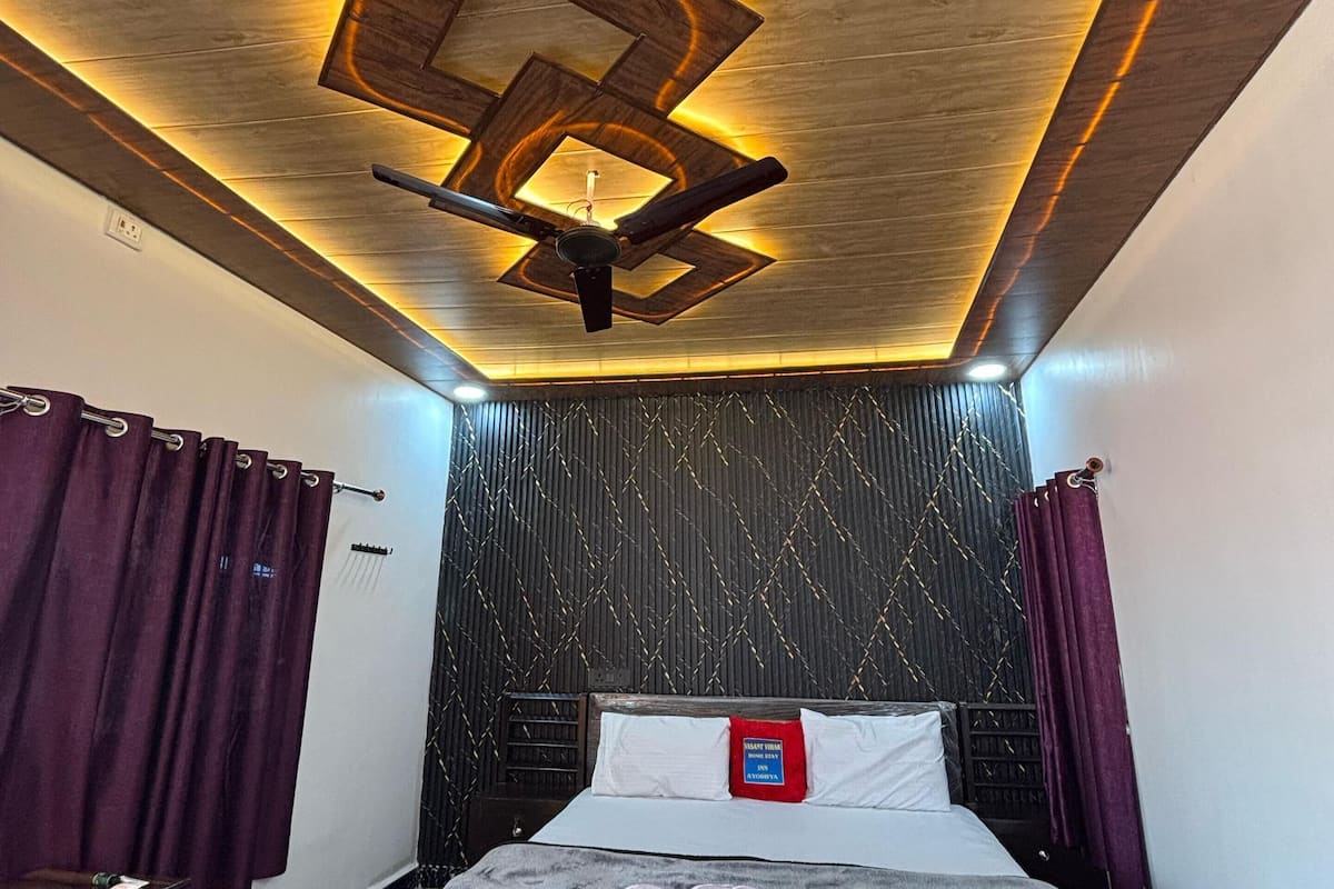 Deluxe Room | Rollaway beds, free WiFi, bed sheets