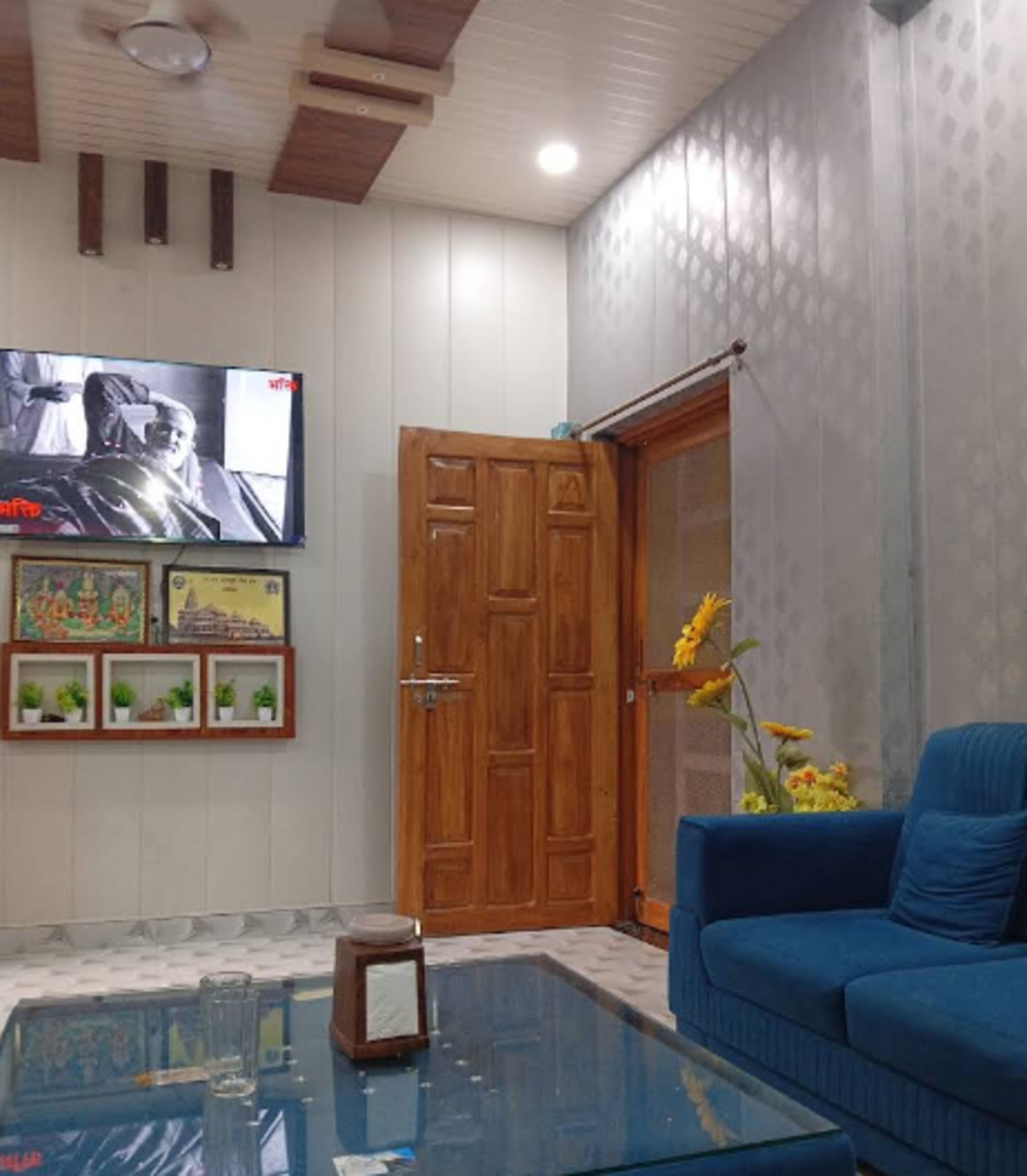 32-inch flat-screen TV with cable channels