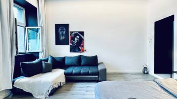 Apartament bàsic | Planxa i posts de planxar