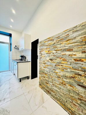 Leilighet – basic | Eget kjøkken | Kjøleskap, mikrobølgeovn, ovn og kokeplater