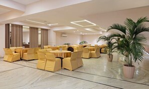 Banquet hall - Treebo Golden Leaf DDN (Vikasnagar)