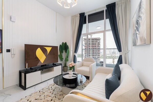 Luxury Apartment, Balcony, City View | Living area