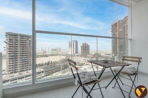 Luxury Apartment, Balcony, City View | Pemandangan balkoni