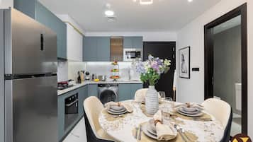 Lyxlägenhet - balkong - utsikt mot staden | Matservice på rummet