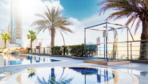 Pool - Ocean Heights - 6903 · LUX | The Sky View Suite Dubai Marina (Dubai)