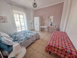 2 bedrooms, bed sheets