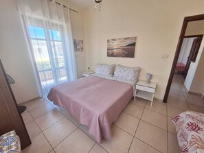 2 bedrooms, bed sheets