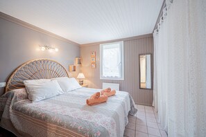 1 dormitorio, tabla de planchar con plancha, wifi