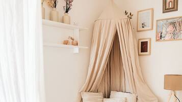 Familie-småhus, 2 soverom, hageutsikt