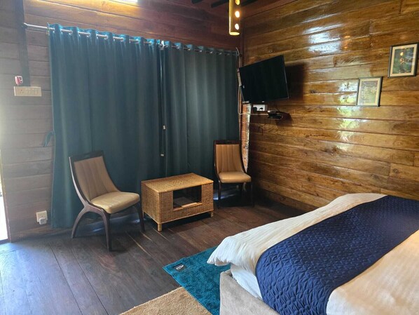 Desk, laptop workspace, iron/ironing board, free WiFi - Lemon wood Cottage (Naobaricha)