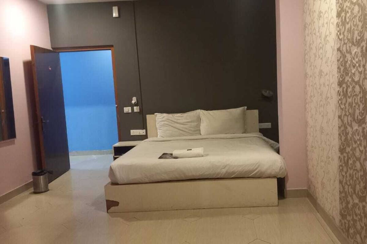 Kamar Deluks, balkon, pemandangan kota | Meja kerja, ruang kerja ramah laptop, dan setrika/meja setrika