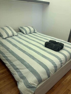 3 chambres, fer et planche à repasser, Wi-Fi, literie fournie