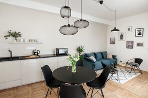 Departamento Deluxe, vista al patio | Cocina privada