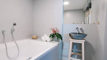 Comfort Apartment | Bathroom