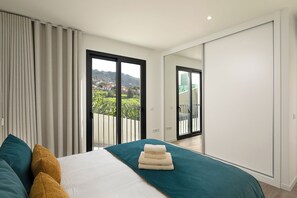 2 bedrooms, iron/ironing board, travel crib, free WiFi