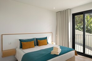2 bedrooms, iron/ironing board, travel crib, free WiFi - Marco 4 Seasons- SPRING (Arco da Calheta)