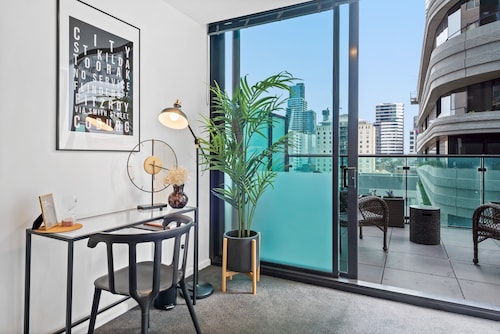 Central Entertainer With Panoramic City Views